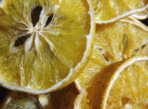Una foto de Naranjas deshidratadas al sol 🍊☀