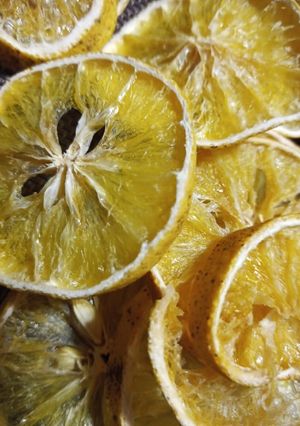 Una foto de Naranjas deshidratadas al sol 🍊☀