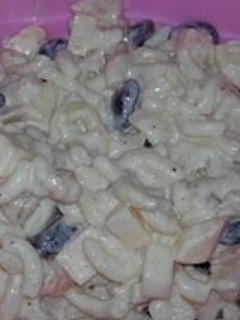 A picture of Macroni salad.