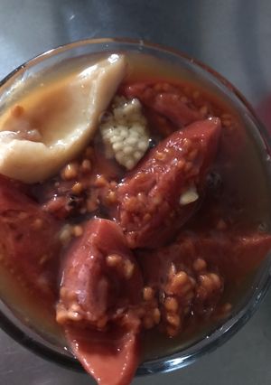 Una foto de Cascos de guayaba roja y blanca