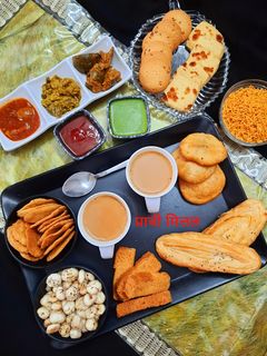 क्रेज़ी मसाला टी (Masala Tea Recipe In Hindi) रेसिपी मुख्य फोटो
