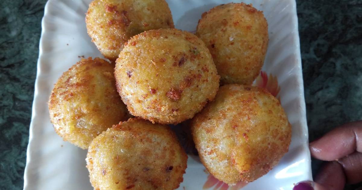 सूजी स्टफ चीजी बॉल्स (sooji stuffed cheese balls recipe in Hindi