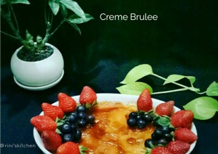 Bagaimana Menyiapkan Creme Brulee, Enak Banget
