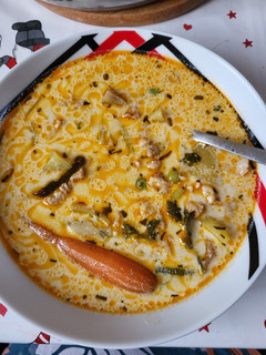 Tárkonyos sertés raguleves recept fotója