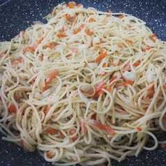 Foto principal de Spaghetti al ajillo con surimi