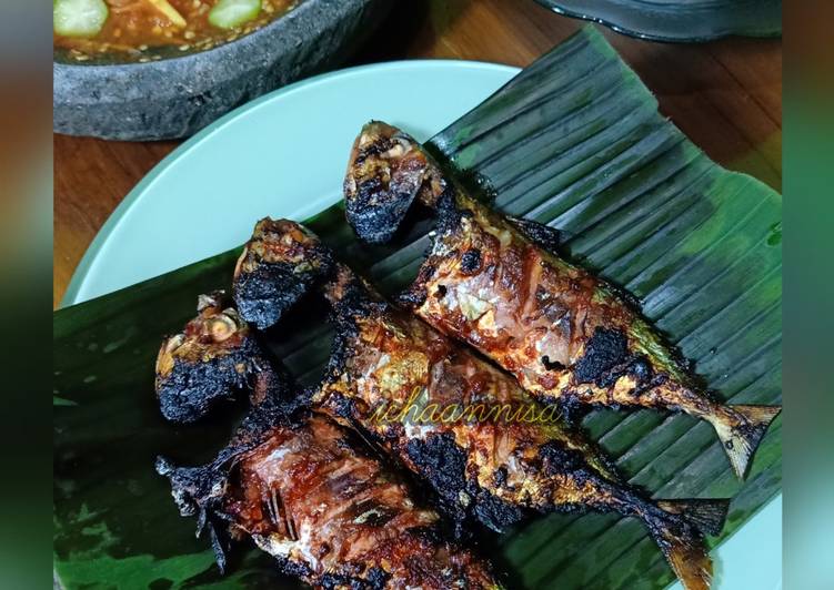 Resep Ikan Kembung Bakar Ala Kampung oleh Icha Annisa - Cookpad