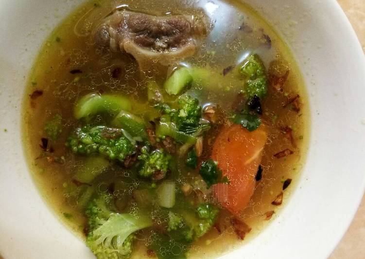 cara menggodok Sop buntut sapi brokoli apa adanya 😂👇 yang puas