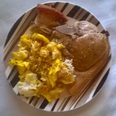 A picture of Fried eggs with pork.