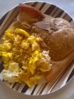 A picture of Fried eggs with pork.