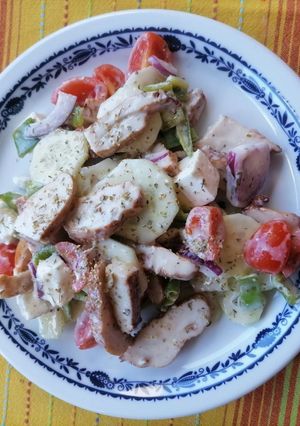 Foto di Insalata estiva di pollo e verdure