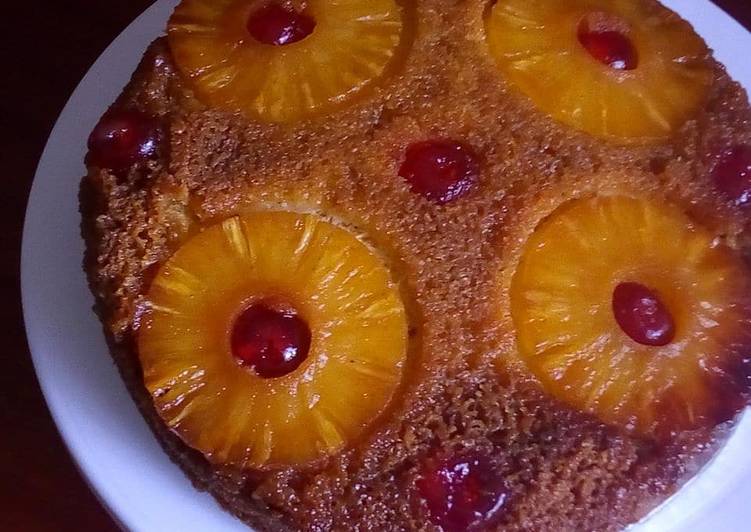 Simple pineapple upside down cake Simple pineapple upside down cake