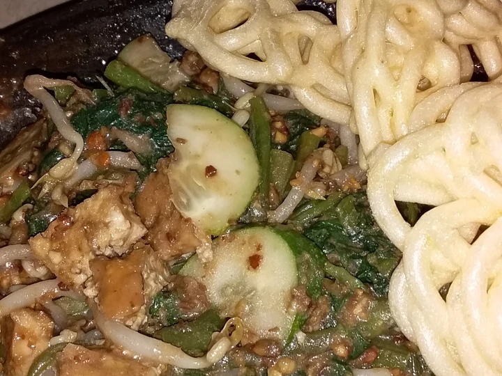 Langkah Gampang Membikin Resep Rujak Petis yang Bikin Ngiler Anti Ribet, Mantap Sekali