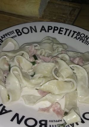 Una foto de Papardeles al huevo con crema