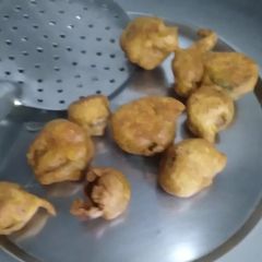 Padvalkai Pakoda / Bhaji A picture of Padvalkai Pakoda / Bhaji.