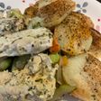 Pollo con papas doradas