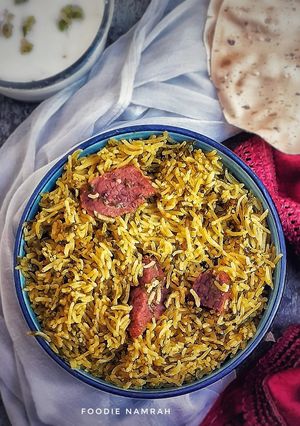 A picture of Saag-bhaat.