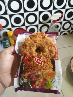 Foto resep Donat indomie goreng viral