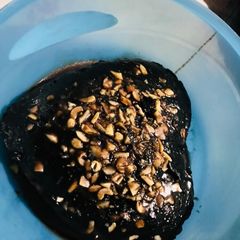 A picture of Oreo biscuit cake.