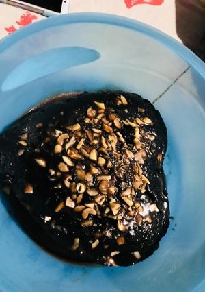 A picture of Oreo biscuit cake.