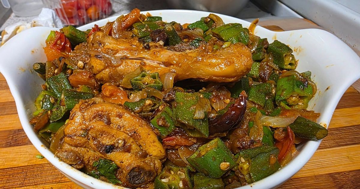 Bhindi Gosht (Okra And Chicken) Recipe by Sarvat Hanif - Cookpad