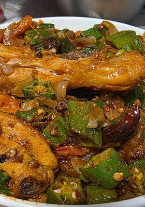 Bhindi Gosht (Okra And Chicken) Recipe by Sarvat Hanif - Cookpad