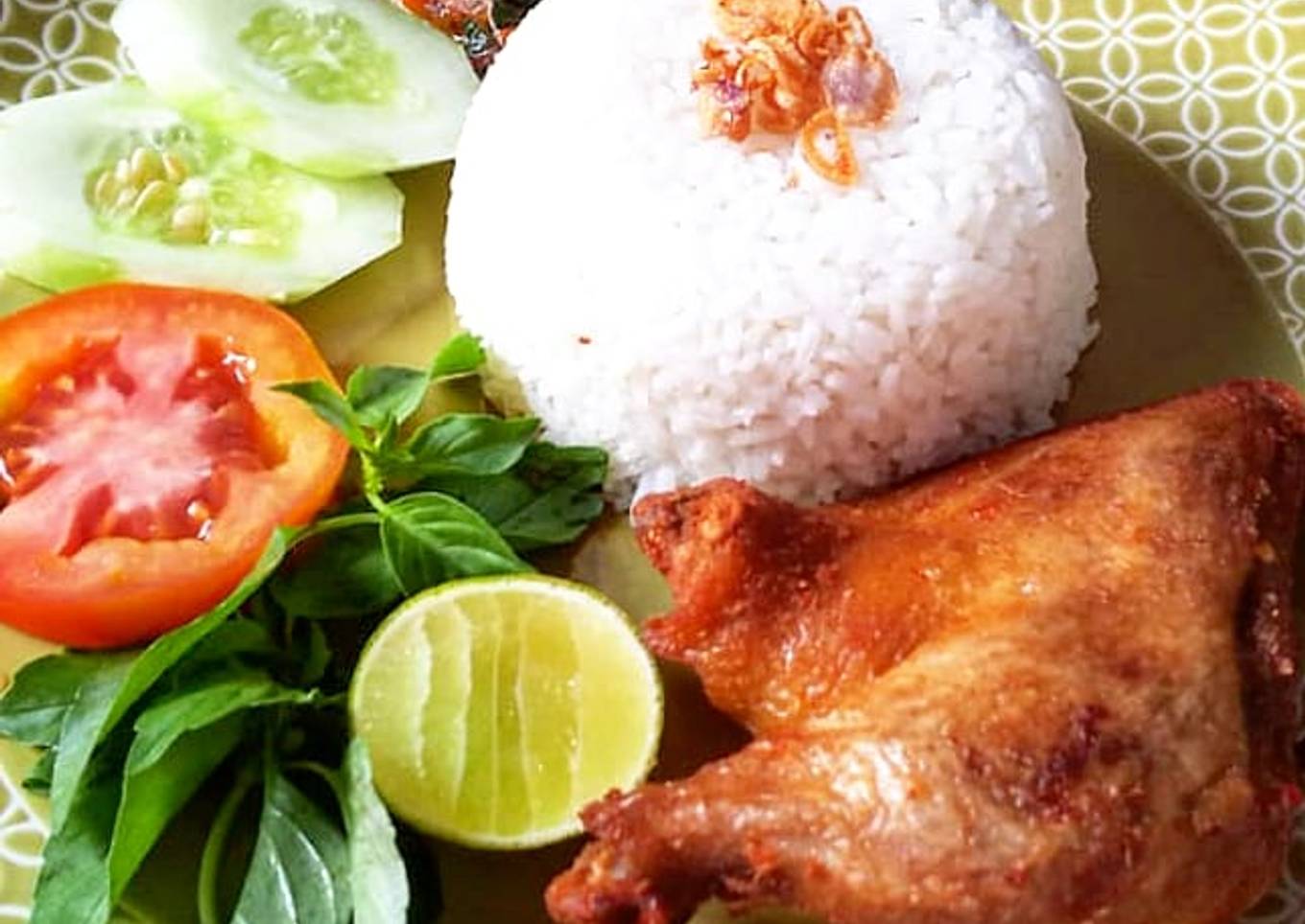 Bebek goreng sambal kemangi