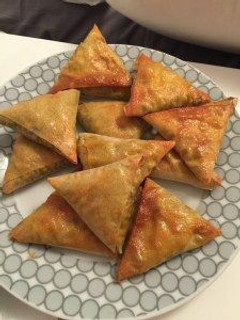 समोसे (samose recipe in Hindi) रेसिपी मुख्य फोटो