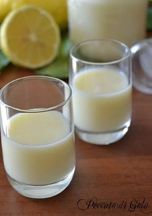 Una foto de Crema de limoncello italiano