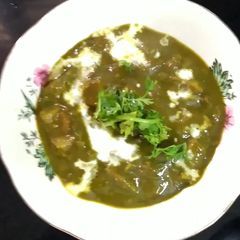 A picture of Aloo Palak.