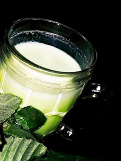 பிஸ்தா மில்க்‌ஷேக் (Pista Milk Shake Recipe in Tamil) செய்முறை முக்கிய புகைப்படம்