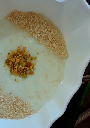 عکسی از دستور فرنی عسلی کنجدی