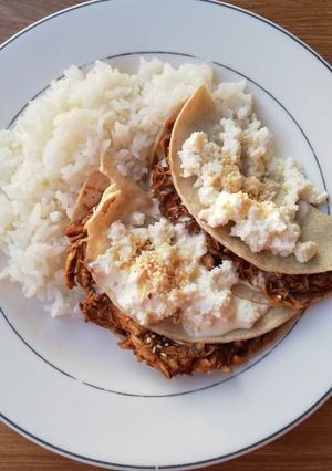 Una foto de Enmoladas con pollo
