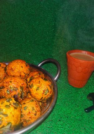 A picture of Fried Fenugreek Dumplings.