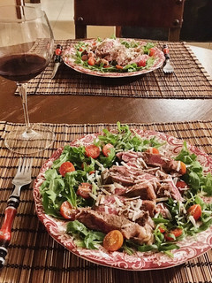 Foto principal de Entrecot a la italiana (tagliata di manzo con grana e rucola)