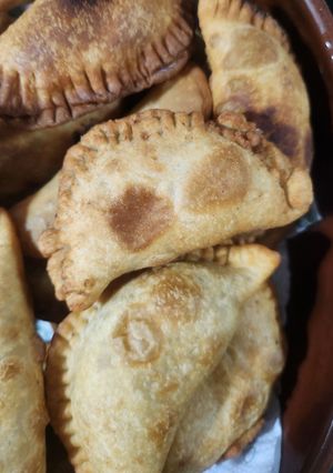 Una foto de Empanadas fritas de surtidos de mariscos