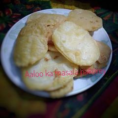 Aloo ka masala pakoray A picture of Aloo ka masala pakoray.