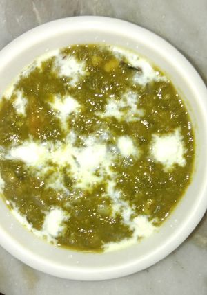 A picture of Palak & chana dal.