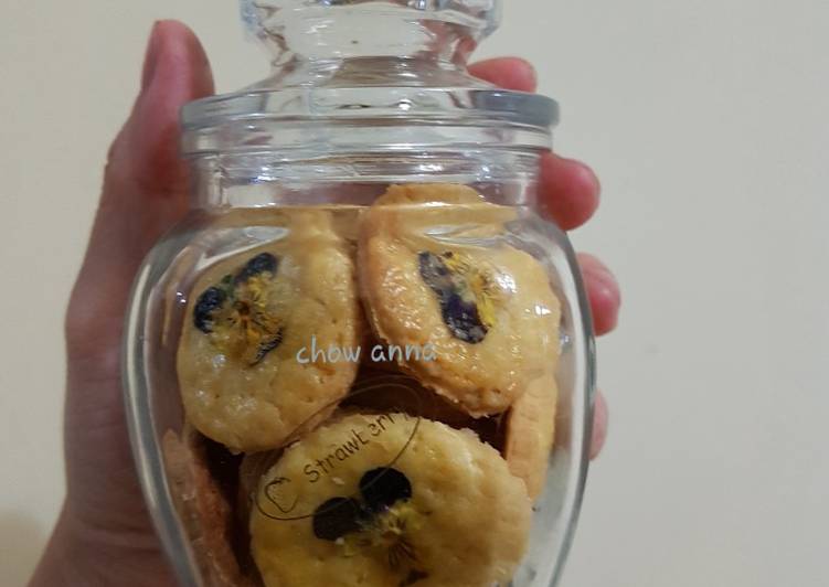 Cookies edible flower
