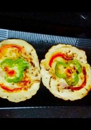 A picture of Mini Vegetable Rava Uttapam.