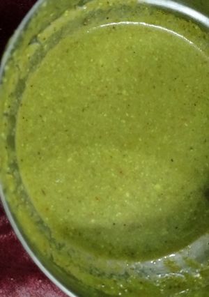 A picture of Green chutney.