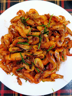 Hình của món Tôm trứng rang lá chanh.