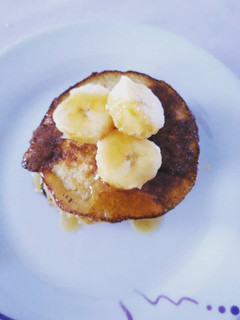 Una foto de Tortitas de plátano y avena