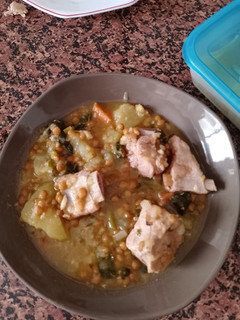 Una foto de Lentejas con Costilleja