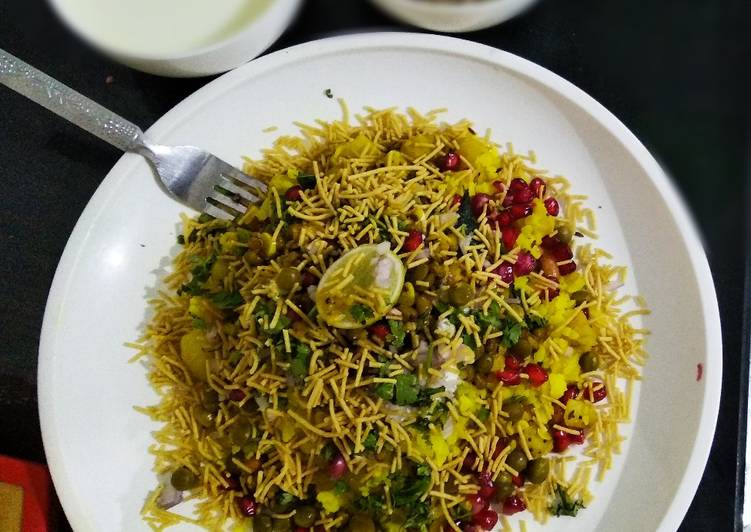 My Favorite Usal Poha