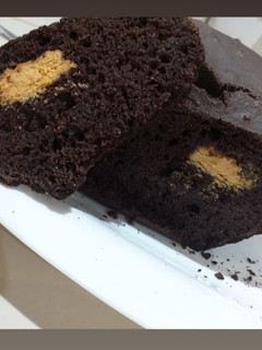 Una foto de Budín de chocolate y crema de maní sin azúcar❤