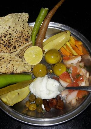 સલાડ(salad recipe in gujarati) રેસીપી મુખ્ય ફોટો