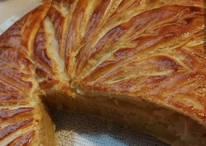 Galette des rois à la crème d'amandes