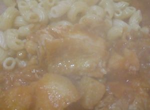 Foto principal de Estofado de pollo con fideos 😋😋😋😋