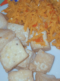 Kwai da kwai da carrot sauce ainihin hoton girkin