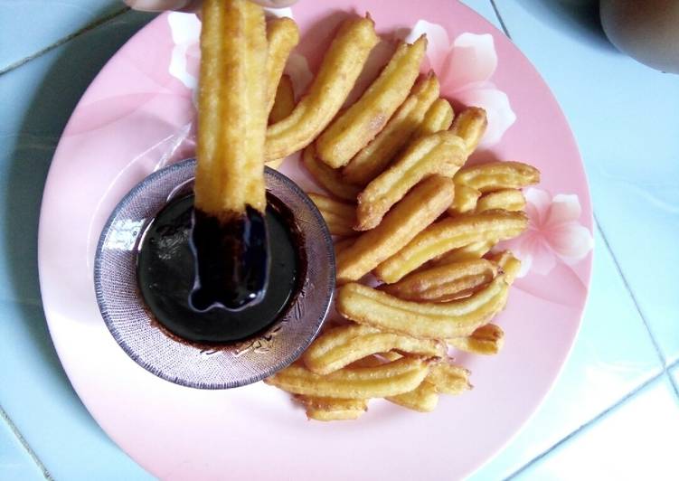 Resep Churros saos coklat oleh Mama Fii - Cookpad